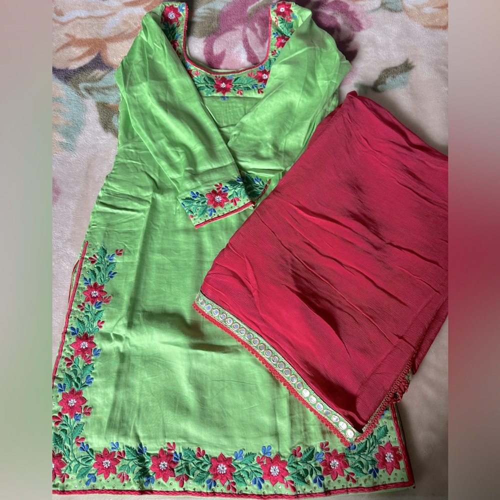 Salwar suit